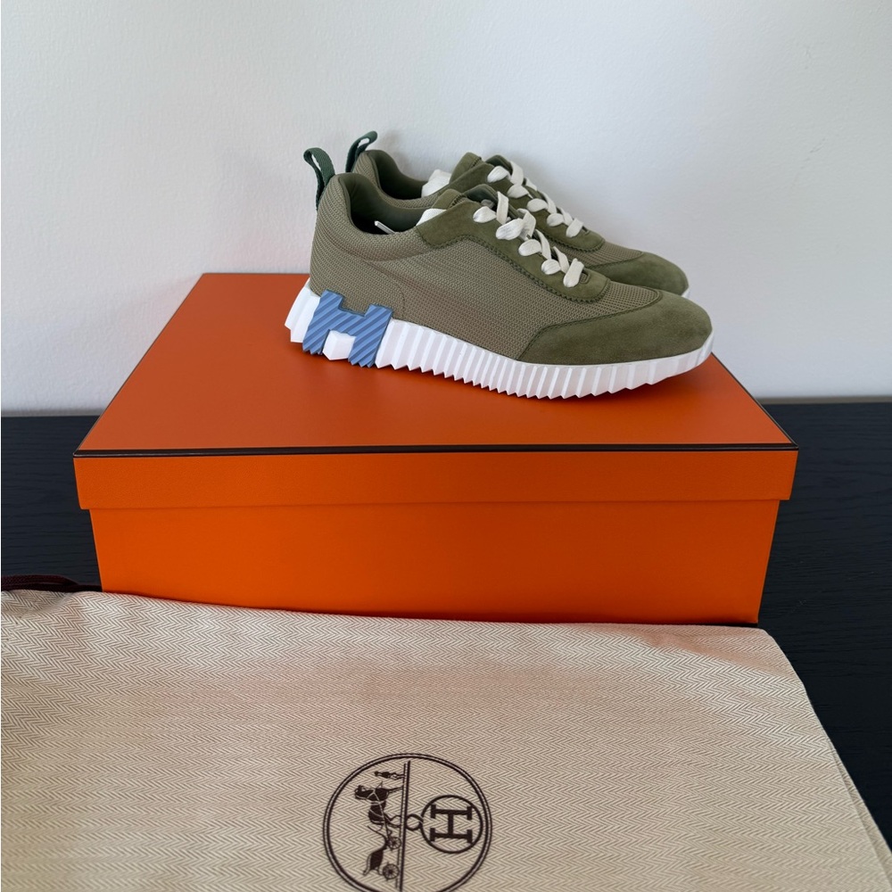 Bouncing Sneakers